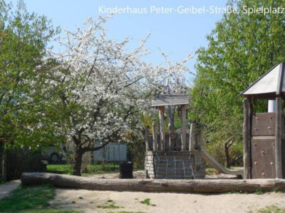 Aus Kinderhort wird „Kinderburg Holzhausen“