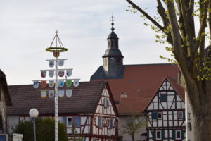 Maibaum Burgholzhausen, Burgholzhäuser Stadtteilseite