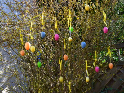 Gottesdienst mit Osterei-Suche
