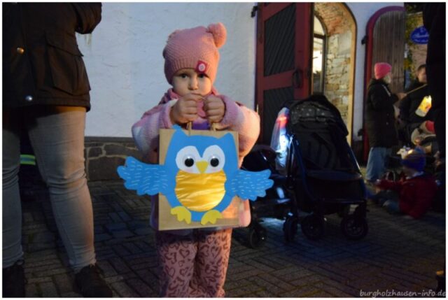 Lea hat soooo eine tolle Eulen-Laterne!