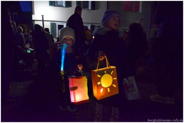 ... und hinten scheint die Sonne. Oder habe ich vorne und hinten verwechselt?