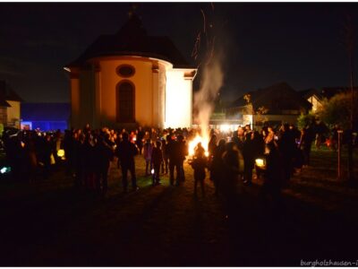 Martinsmänner zum Teilen beim Martinszug in Burgholzhausen