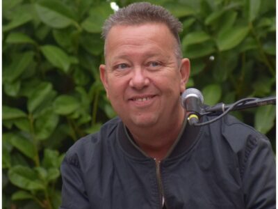 Ein Prinz in Burgholzhausen – Sebastian Krumbiegel brilliert mit Solokonzert bei der Sommerbrücke